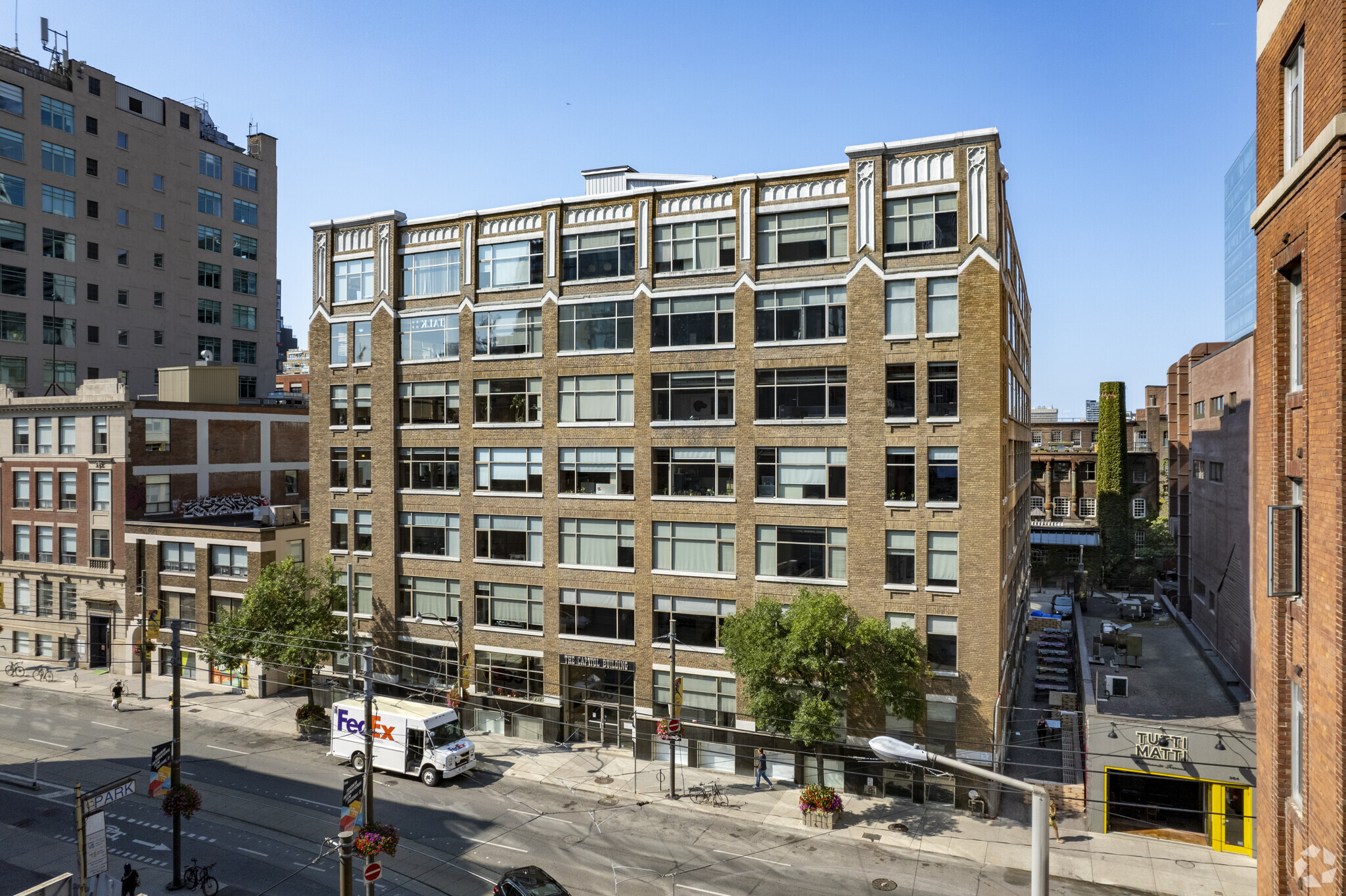 366 Adelaide St W, Toronto, ON for lease Primary Photo- Image 1 of 3