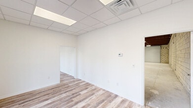 500-510 NW  Peacock Boulevard, Port Saint Lucie, FL for lease Matterport 3D Scan- Image 1 of 9
