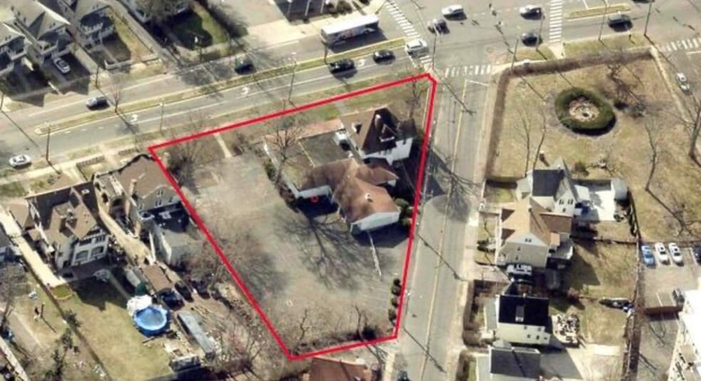 2470 North Ave, Bridgeport, CT for sale - Building Photo - Image 2 of 3