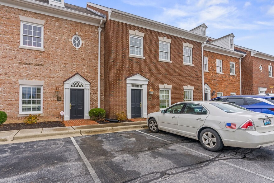 1795 Alysheba Way, Lexington, KY for sale - Building Photo - Image 1 of 15