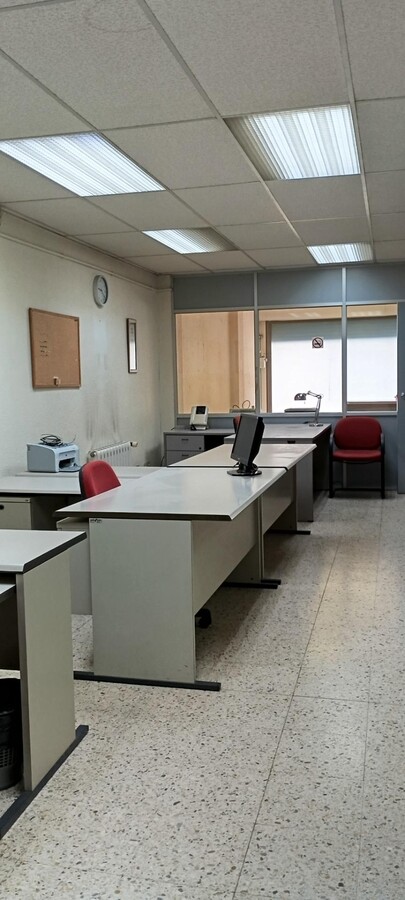 Barcelona, BAR 08025 - - - Interior Photo - Image 1 of 11