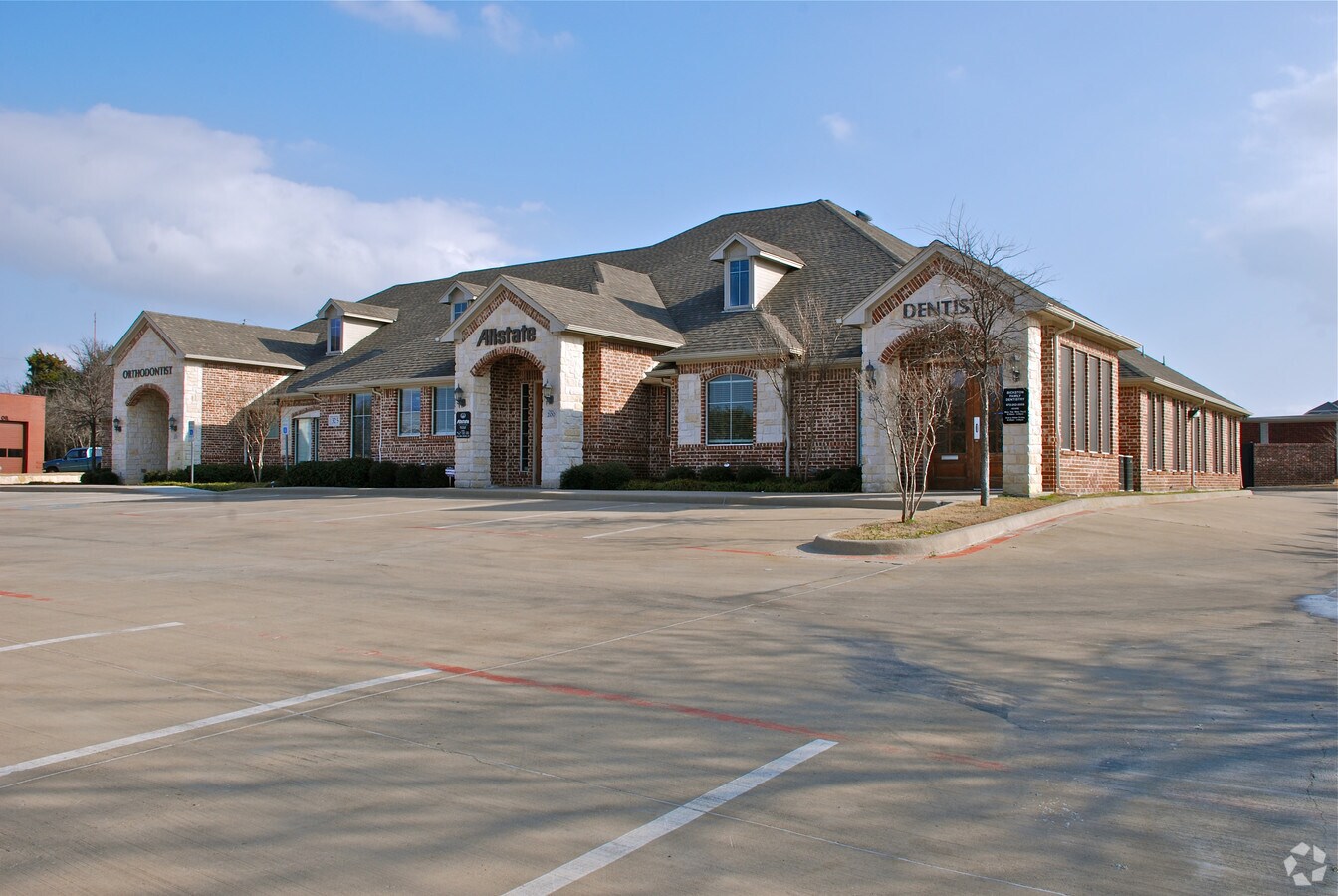 325 W Westchester, Grand Prairie, TX 75052