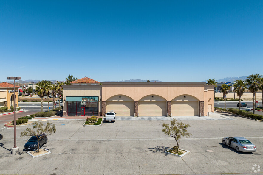 15669 Roy Rogers Dr, Victorville, CA for lease - Building Photo - Image 2 of 6