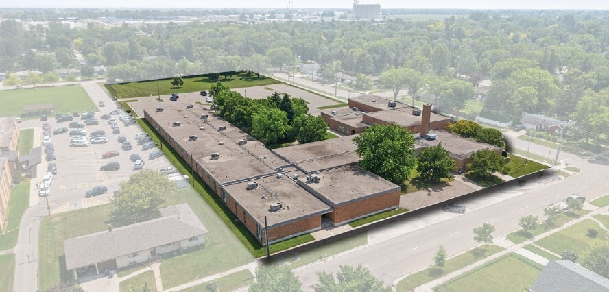 1110 S 14th St, Moorhead, MN for sale Building Photo- Image 1 of 28