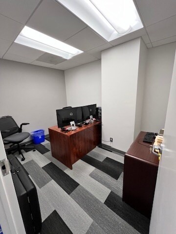 702 Russell Ave, Gaithersburg, MD for lease Interior Photo- Image 1 of 6