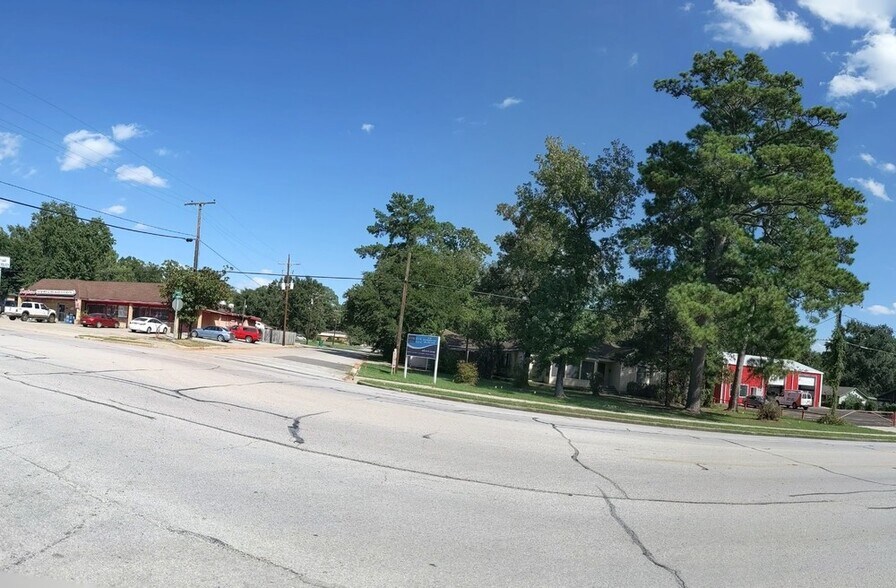 1312 N Frazier St, Conroe, TX for sale - Primary Photo - Image 1 of 1