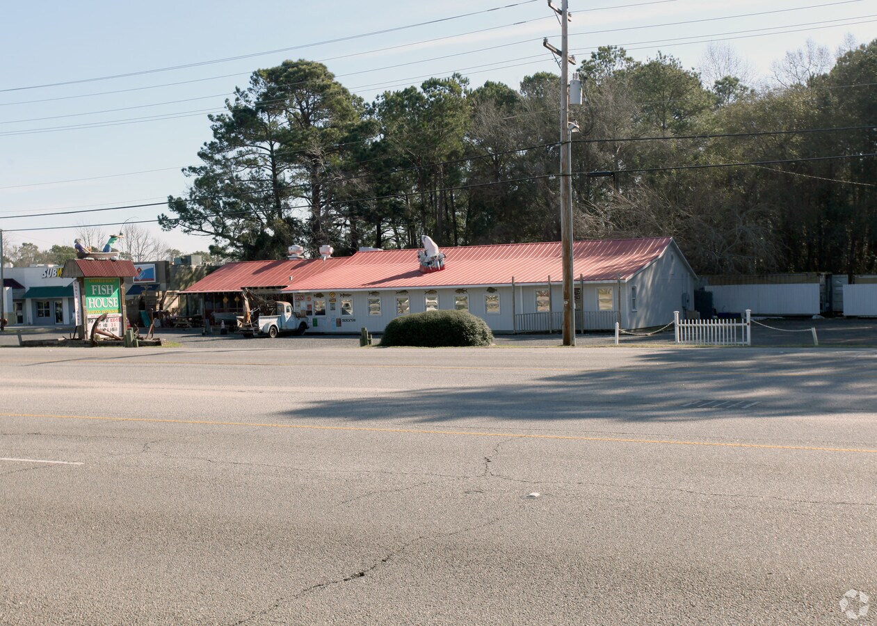 13060 Ocean Hwy, Pawleys Island, SC 29585