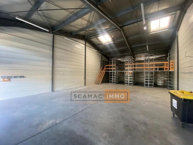 Industrial in La Seyne-sur-Mer for lease - Building Photo - Image 1 of 5