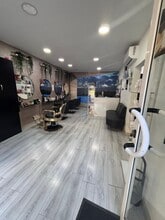 Retail in Santa Coloma de Gramenet, Barcelona for lease Interior Photo- Image 1 of 7