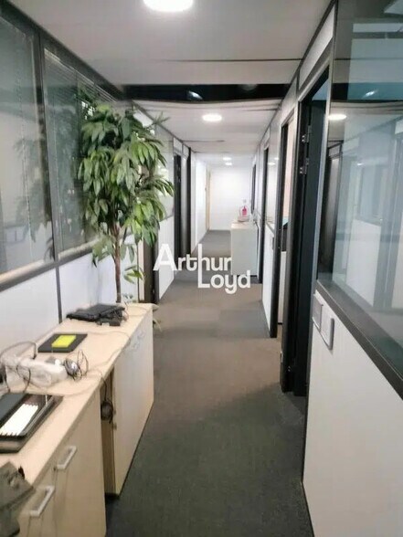 Office in Nice for lease - Interior Photo - Image 3 of 7