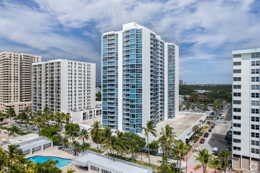 2655 Collins Ave, Miami Beach, FL for sale - Primary Photo - Image 1 of 1