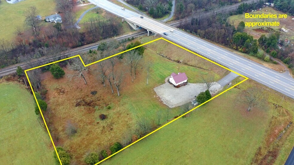 2714 Brandenburg Rd, Brandenburg, KY for lease - Primary Photo - Image 1 of 11