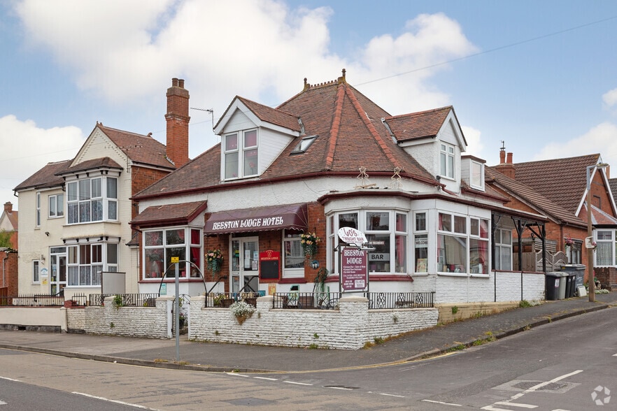 101 Drummond Rd, Skegness for sale - Primary Photo - Image 1 of 1