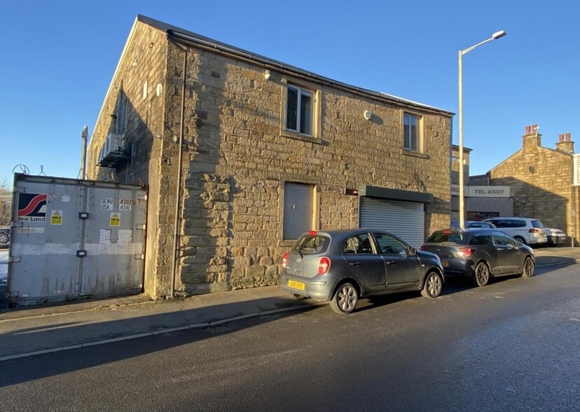 Glen Way, Brierfield for sale - Primary Photo - Image 1 of 1