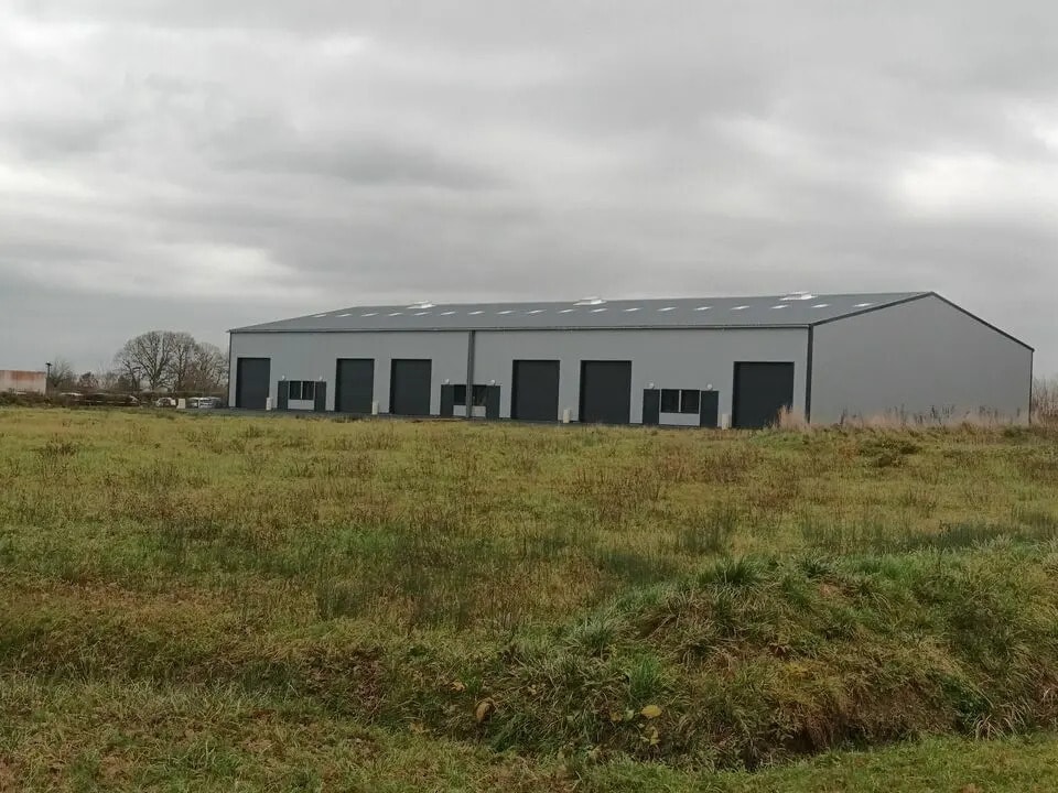 Flex in Épaignes for lease Building Photo- Image 1 of 9