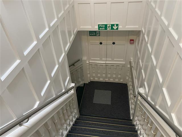 The Broadway, Winchester for lease - Interior Photo - Image 3 of 4