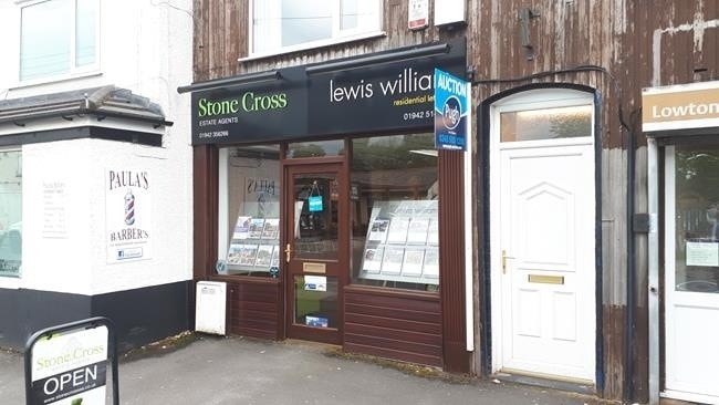 7a Stone Cross Ln N, Warrington for sale Primary Photo- Image 1 of 1