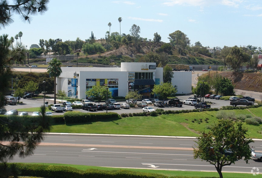 5270 Jackson Dr, La Mesa, CA for sale - Primary Photo - Image 1 of 7