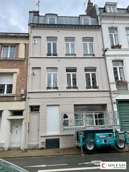 Office in Lille for lease - Building Photo - Image 1 of 4