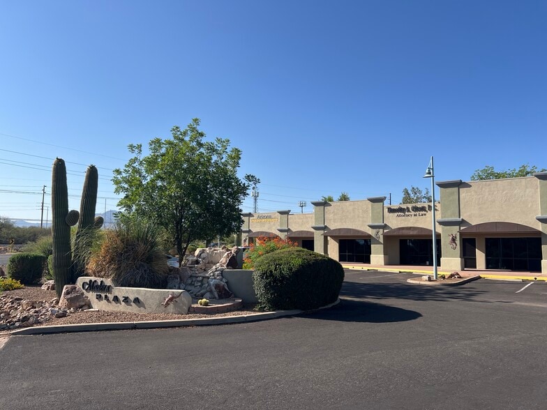 516 E Whitehouse Canyon Rd, Green Valley, AZ for sale - Building Photo - Image 2 of 5