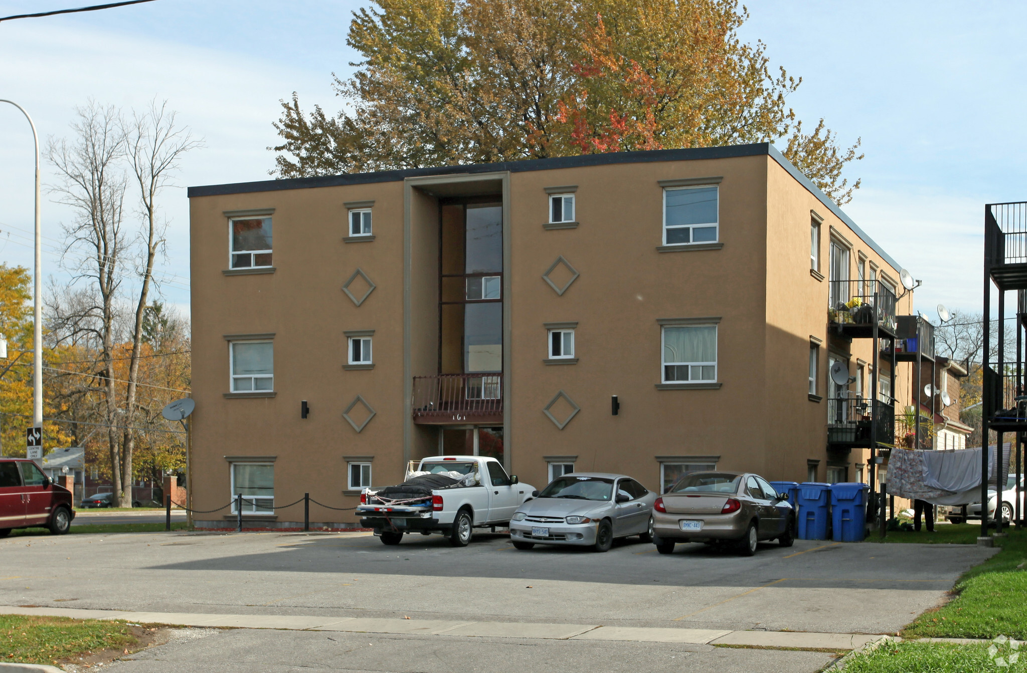 101 Craydon Rd, Whitby, ON for sale Primary Photo- Image 1 of 3