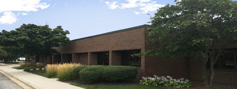 80 W Hillcrest Blvd, Schaumburg, IL for sale - Primary Photo - Image 1 of 1