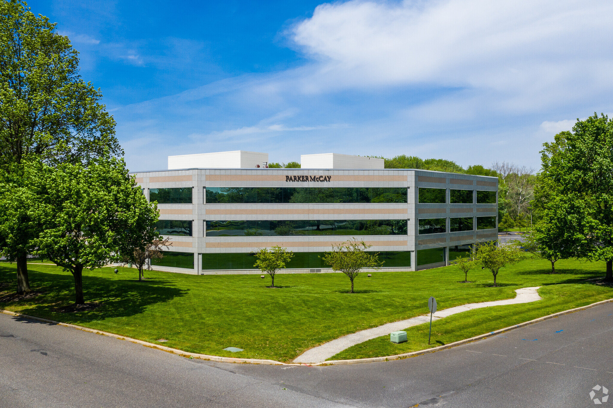 9000 Midlantic Dr, Mount Laurel, NJ for sale Primary Photo- Image 1 of 1