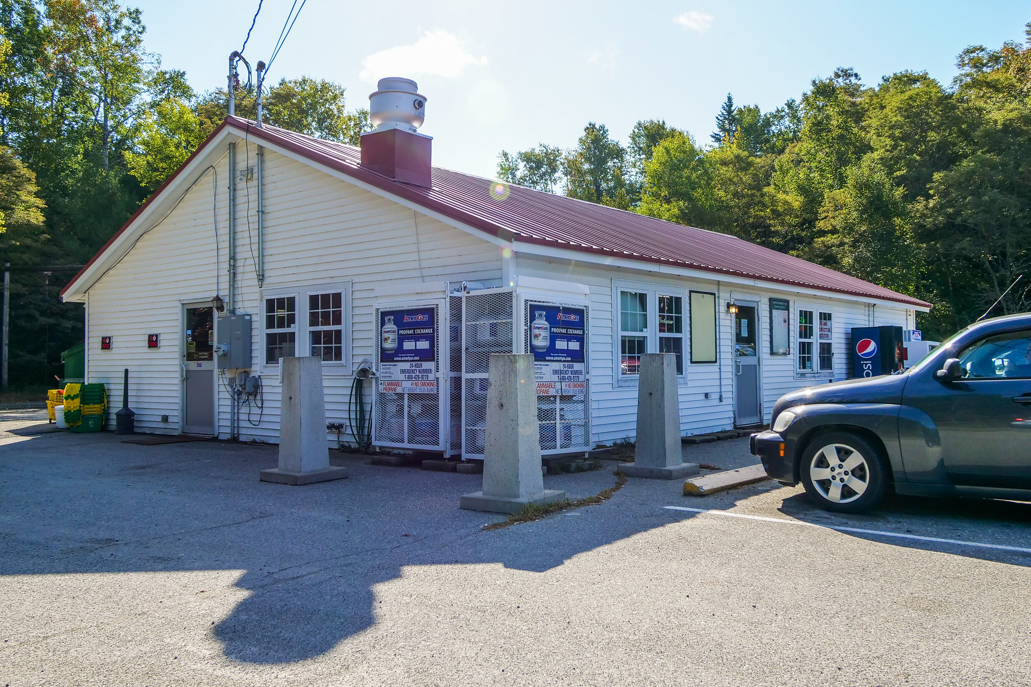 624 Douglas Hwy, Lamoine, ME for sale Primary Photo- Image 1 of 1