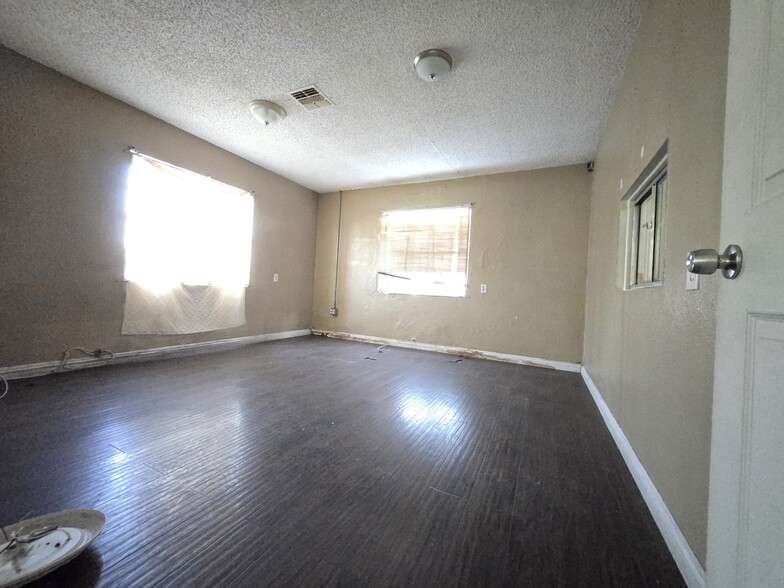 9758 Klingerman St, South El Monte, CA for lease - Building Photo - Image 3 of 5