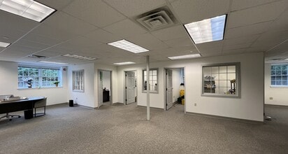 118 Portsmouth Ave, Stratham, NH for lease Interior Photo- Image 2 of 2