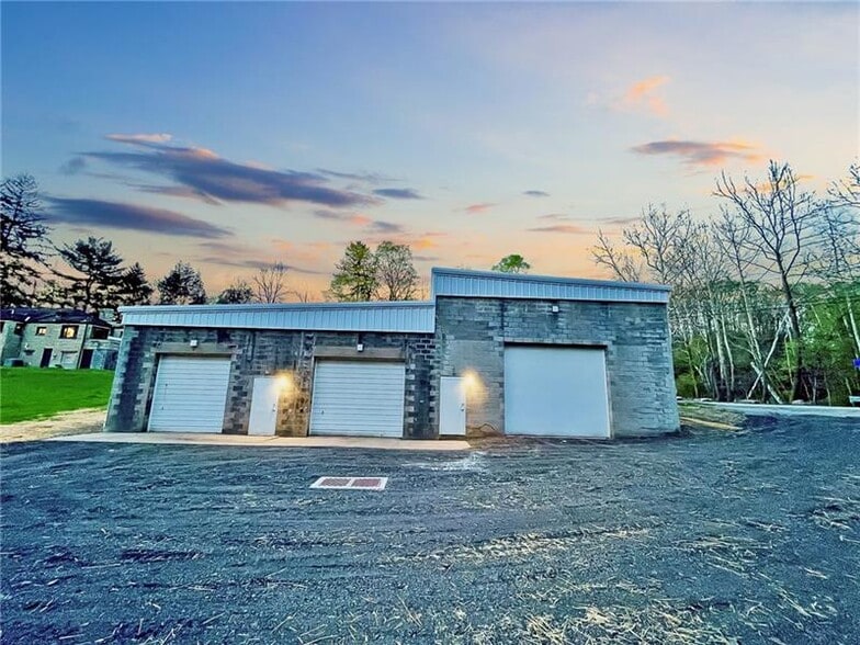 1799 Triphammer Rd, South Park, PA for sale - Primary Photo - Image 1 of 6