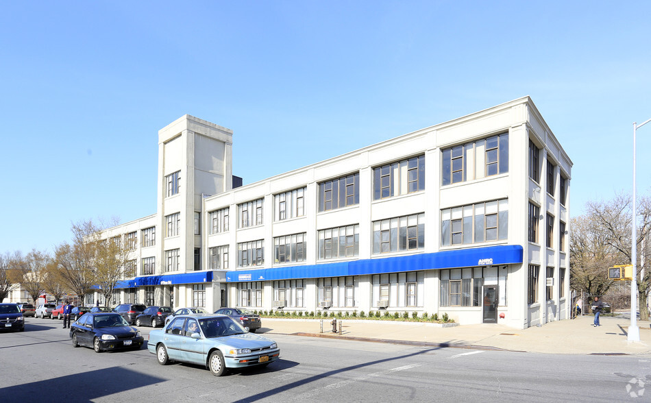 4377 Bronx Blvd, Bronx, NY for lease - Primary Photo - Image 1 of 5