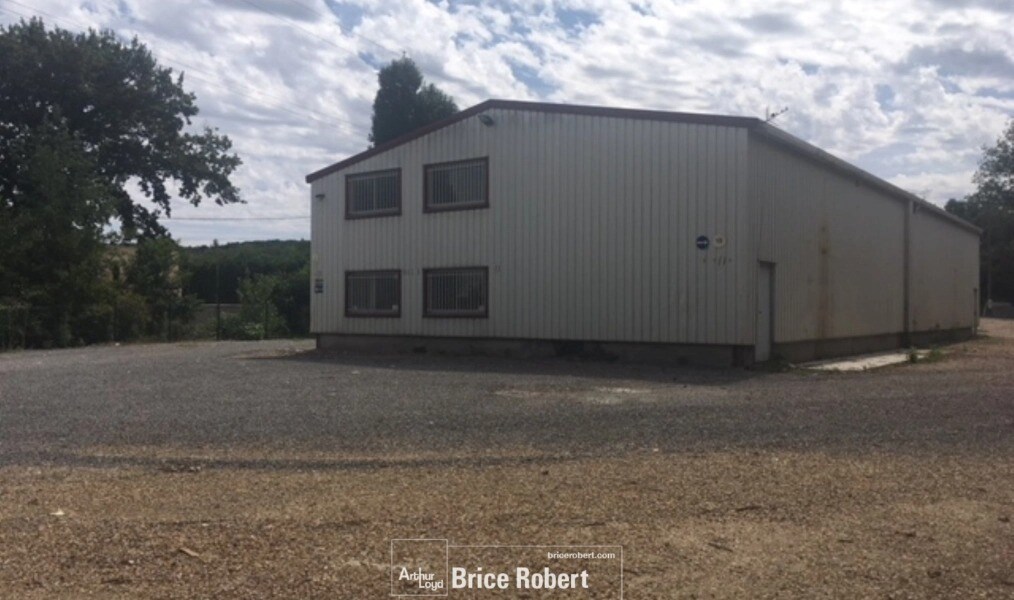 Industrial in Lozanne for sale Building Photo- Image 1 of 4