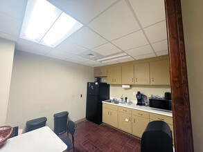 260 S Pleasantburg Dr, Greenville, SC for lease Interior Photo- Image 2 of 8