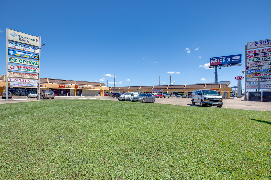 11618-11698 S US 59 Hwy, Houston, TX for lease - Building Photo - Image 1 of 9