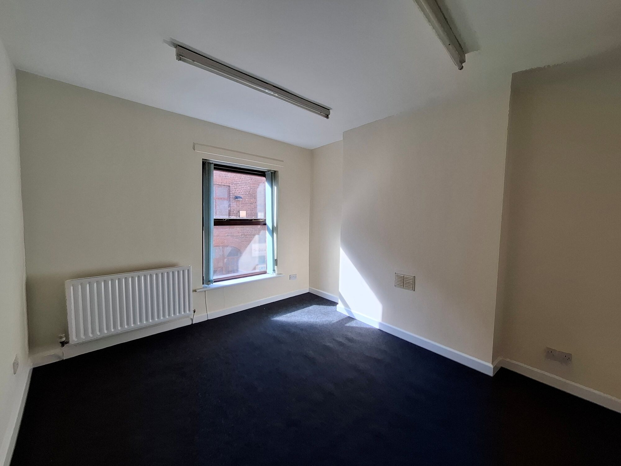 3 Retiro St, Oldham for lease Interior Photo- Image 1 of 2