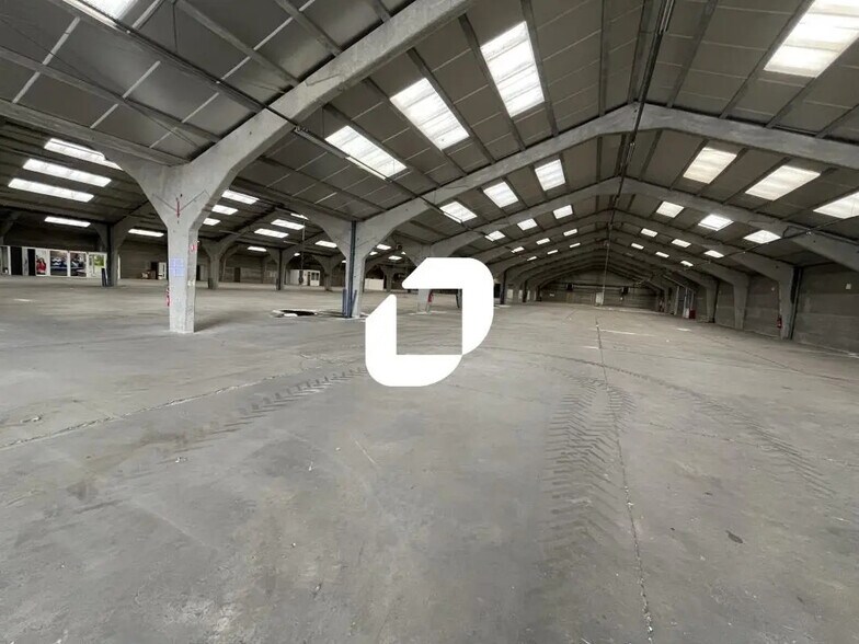 Office in Avion for lease - Interior Photo - Image 1 of 15