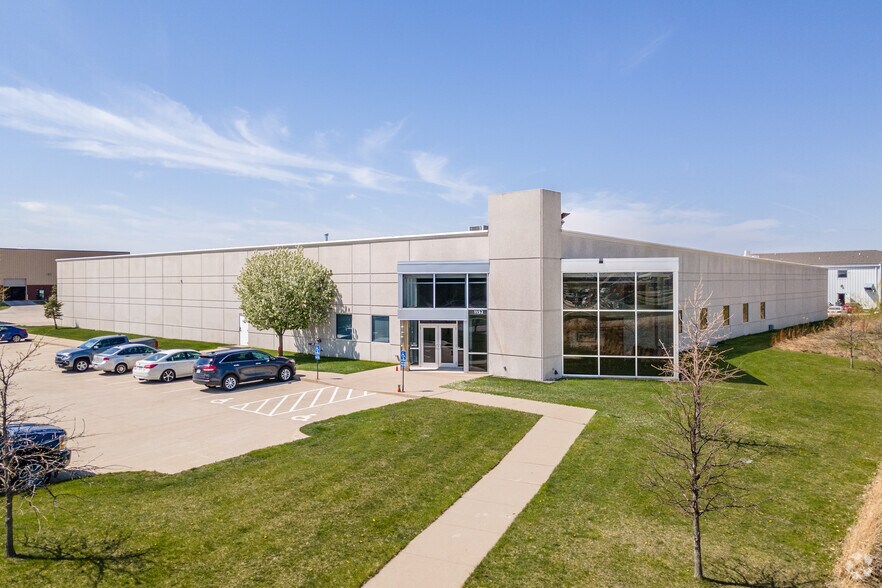 1152 SE Gateway Dr, Grimes, IA 50111