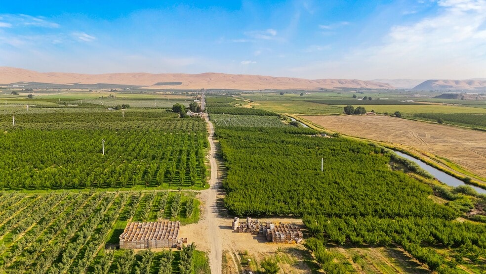 2023 Riggs Rd, Wapato, WA for sale - Aerial - Image 3 of 11
