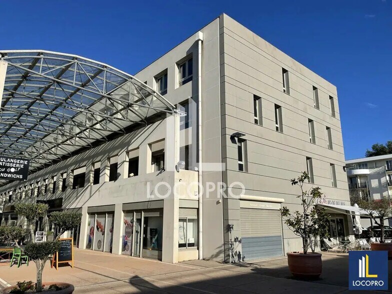 Retail in SOPHIA ANTIPOLIS for lease - Building Photo - Image 2 of 37