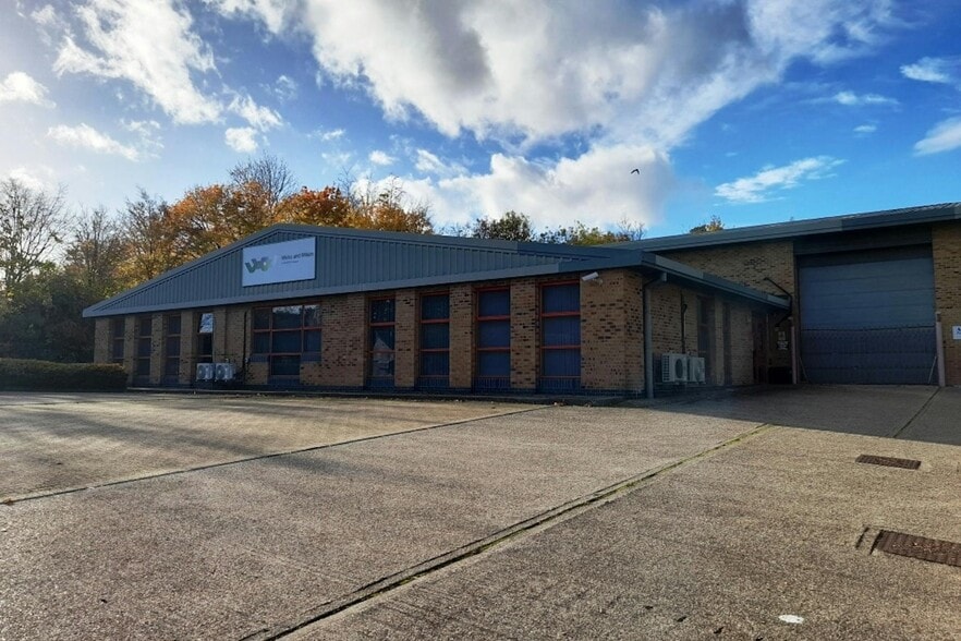 6 Rutherford Rd, Basingstoke for lease - Building Photo - Image 1 of 4