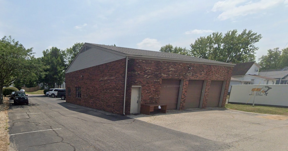 1414 Franklin St, Columbus, IN for lease - Building Photo - Image 2 of 2