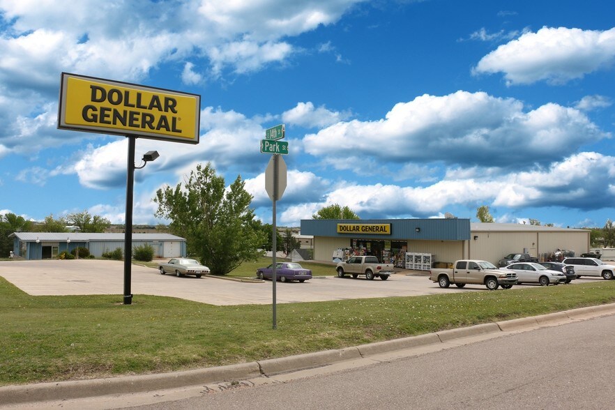 510 E 14th St, Larned, KS for sale - Building Photo - Image 1 of 1