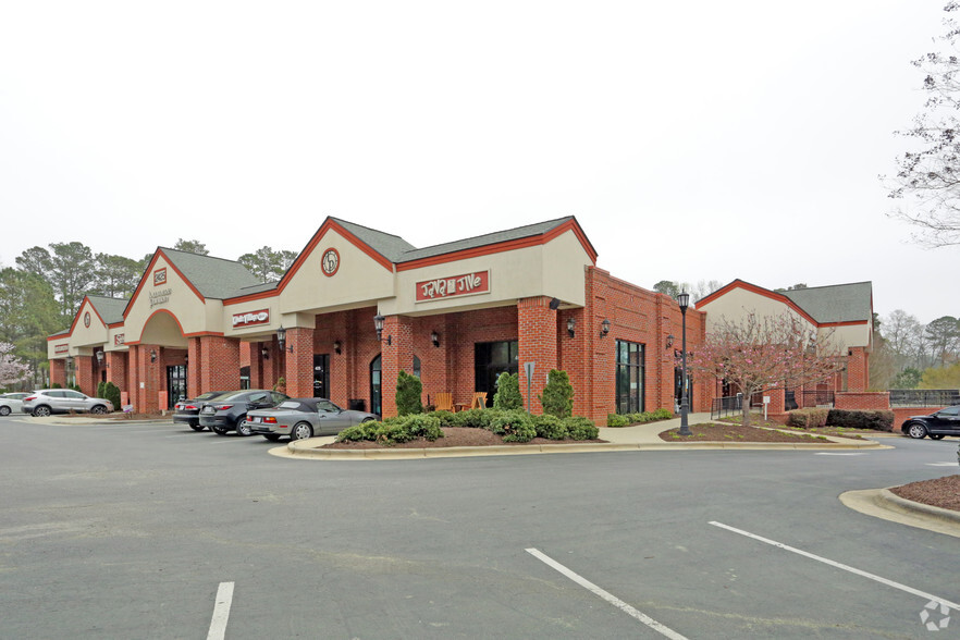 2425 Kildaire Farm Rd, Cary, NC for lease - Building Photo - Image 1 of 10