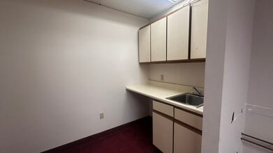 155 Maple St, Springfield, MA for lease Interior Photo- Image 2 of 5