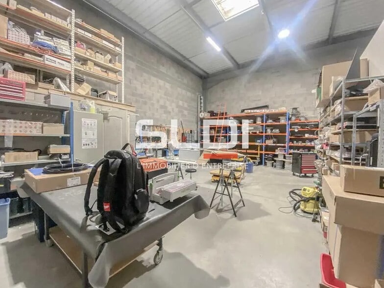 Office in Décines-Charpieu for lease - Interior Photo - Image 2 of 5