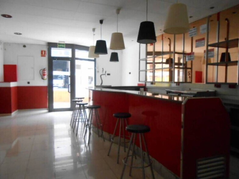 Retail in Puig-reig, Barcelona for lease - Building Photo - Image 1 of 6