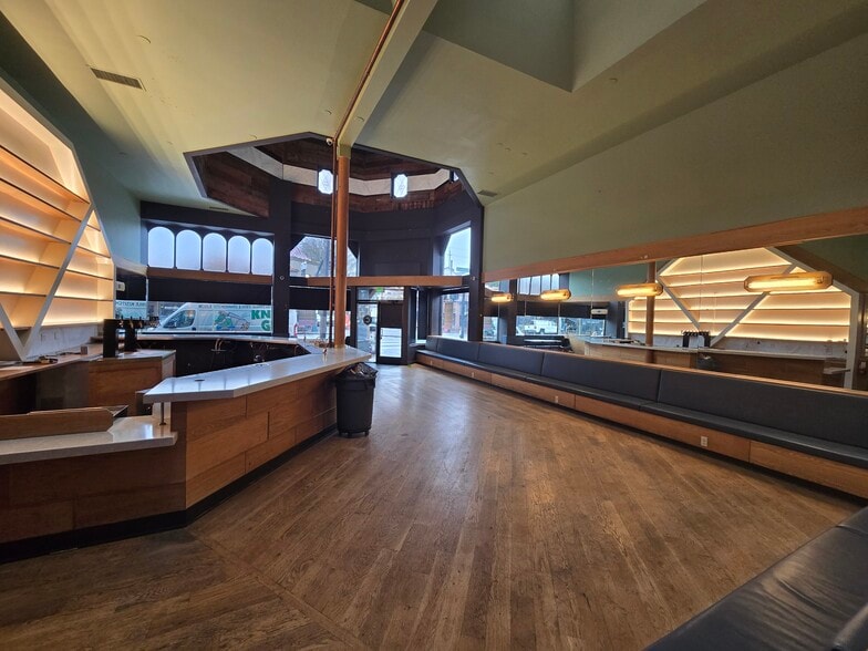 1440 NE Broadway St, Portland, OR for lease - Building Photo - Image 3 of 12