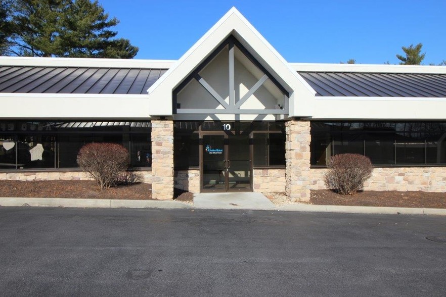 10 Commerce Dr, Wyomissing, PA for lease - Primary Photo - Image 1 of 4