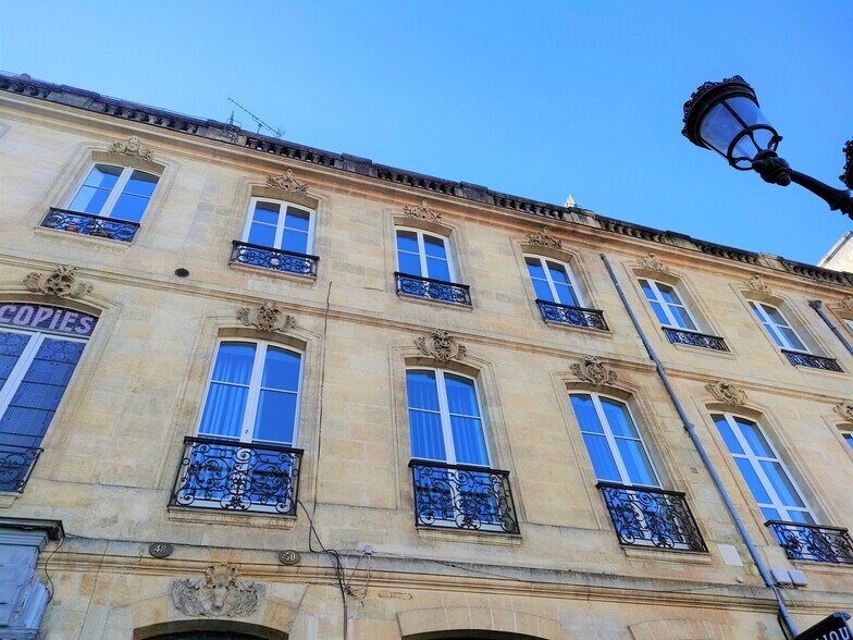 Office in Bordeaux for lease - Building Photo - Image 1 of 8
